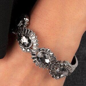 Paparazzi Jewelry Accessories - For the Win - Silver Bracelet - Vintage